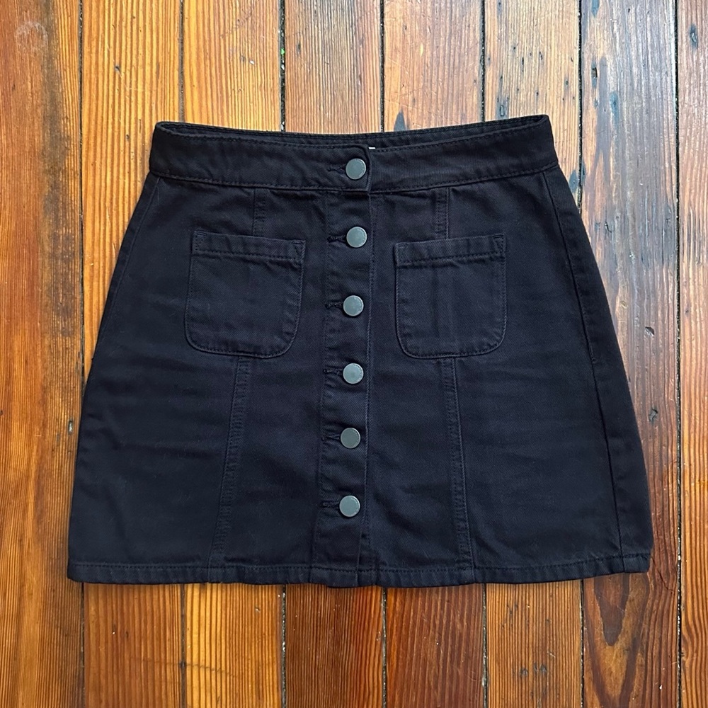 Garage all-the-way exposed button black denim mini skirt XS